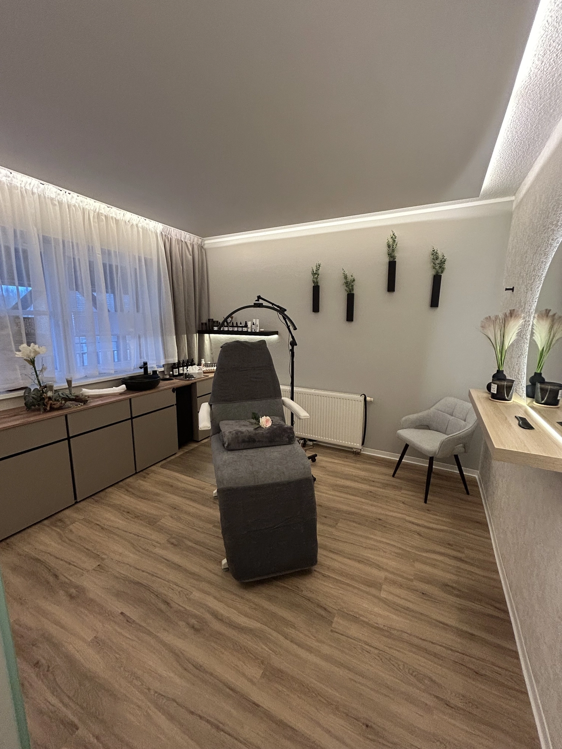 Frauen, die Fundament zeigen