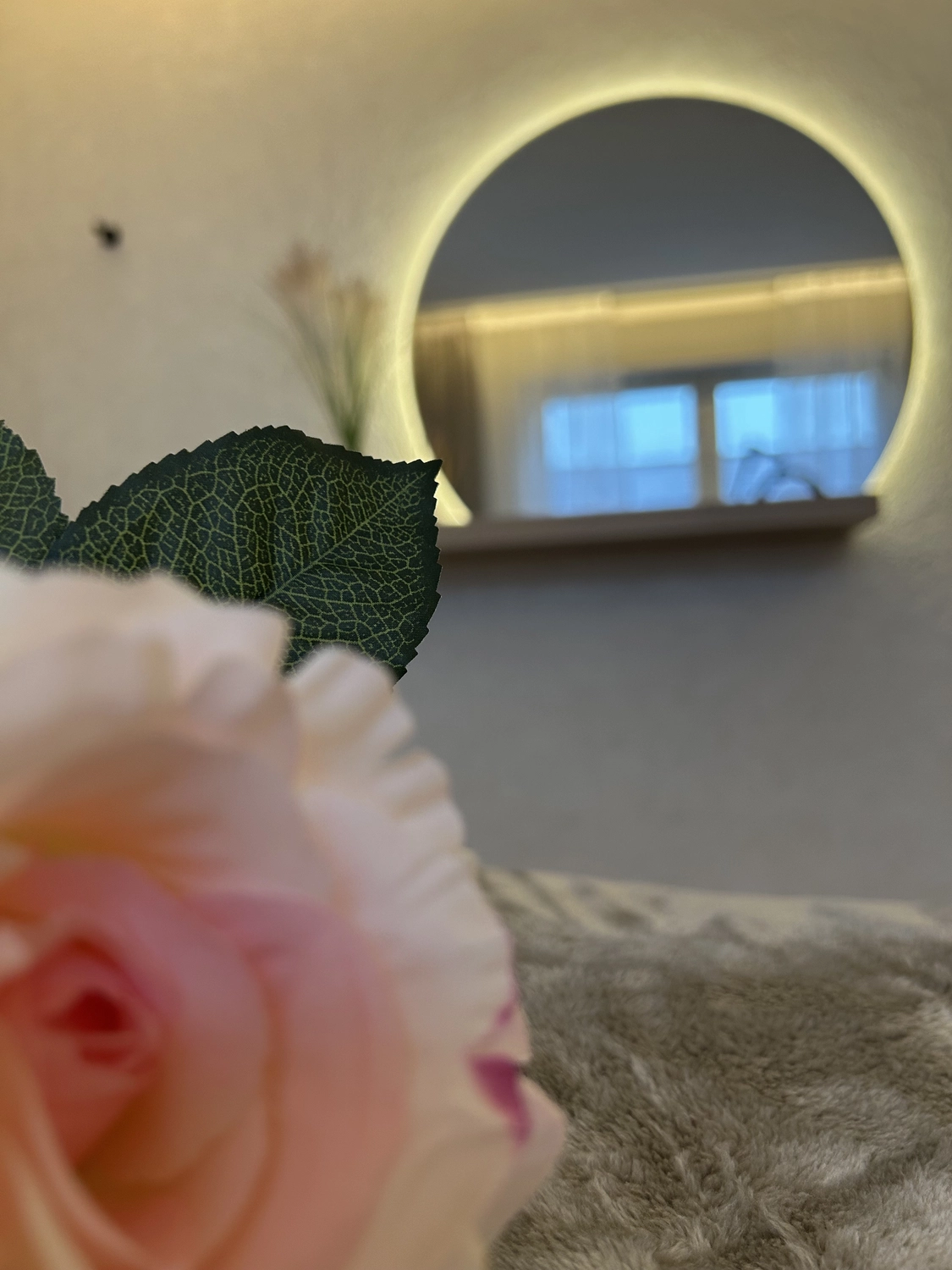 Frauen, die Fundament zeigen